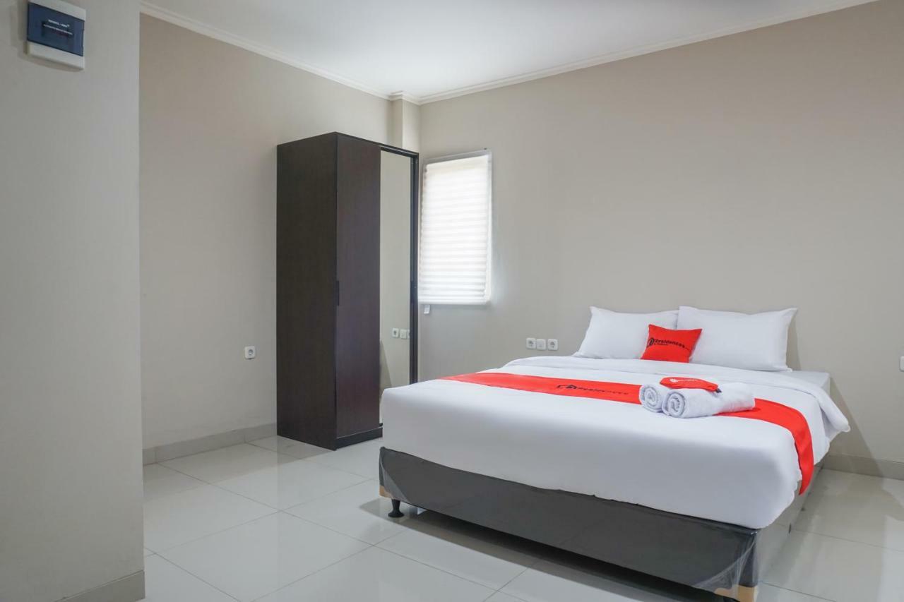 Residences By Reddoorz Near Mt Haryono - Minimum Stay 7 Days 자카르타 외부 사진