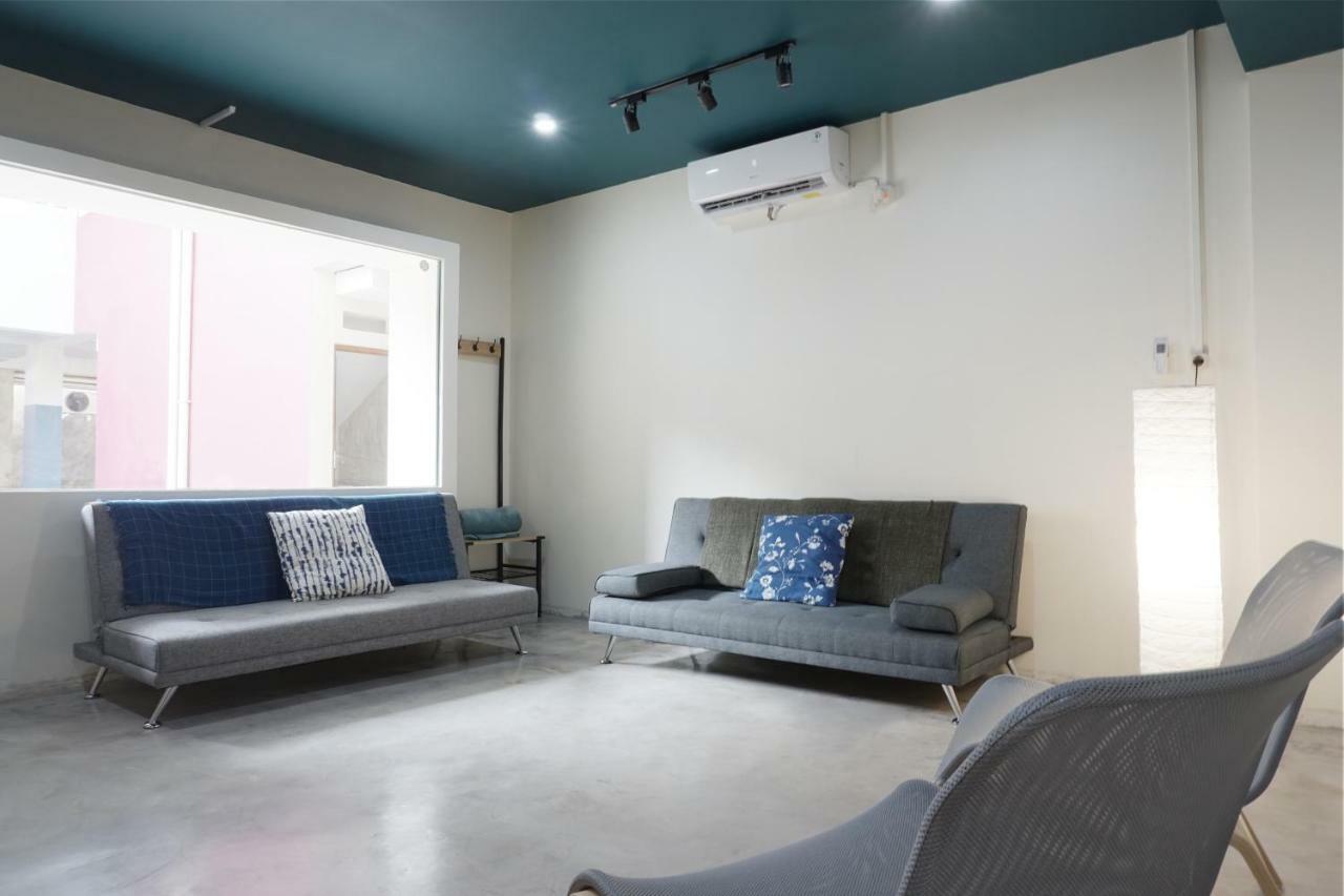 Residences By Reddoorz Near Mt Haryono - Minimum Stay 7 Days 자카르타 외부 사진