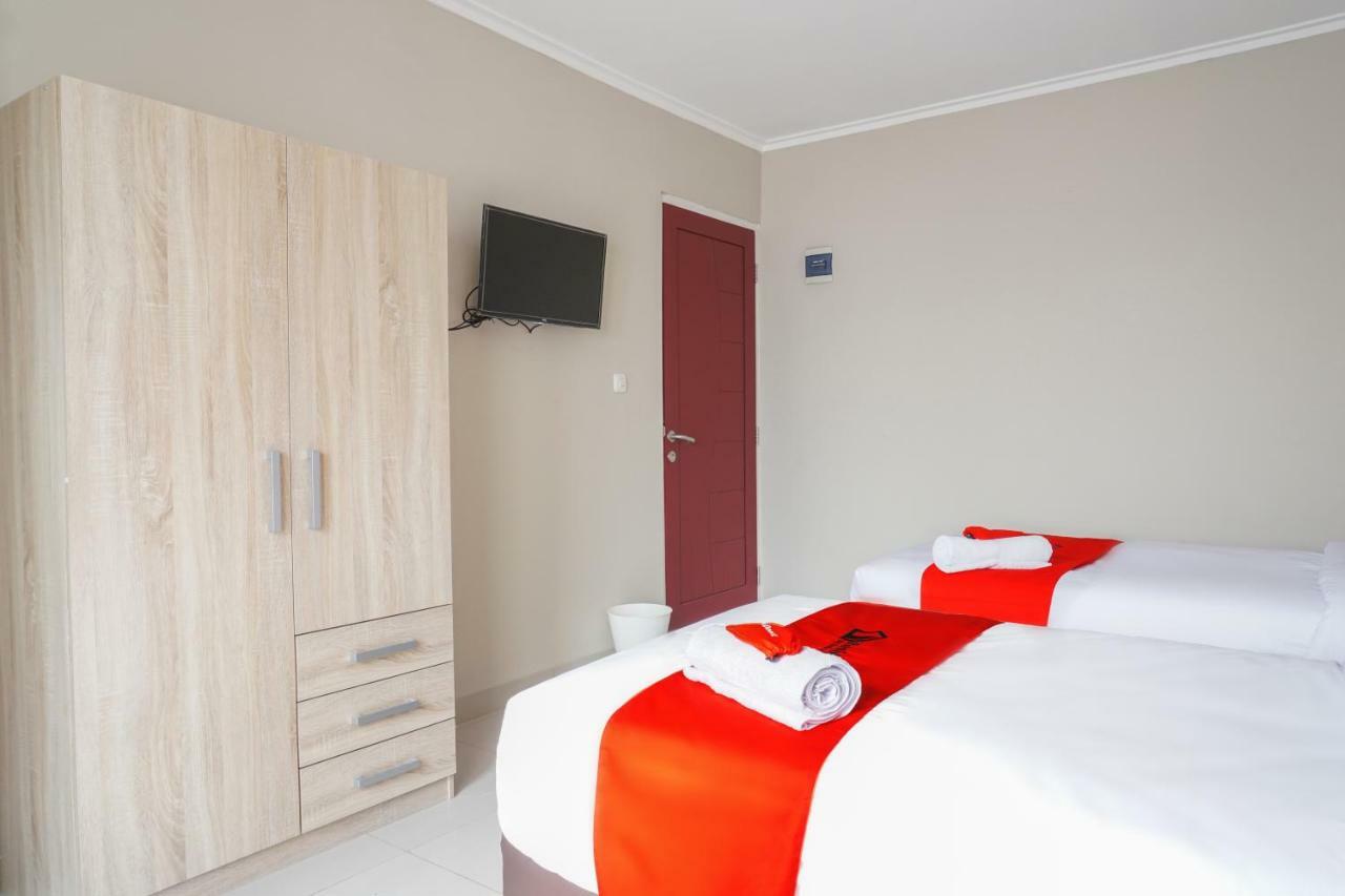 Residences By Reddoorz Near Mt Haryono - Minimum Stay 7 Days 자카르타 외부 사진