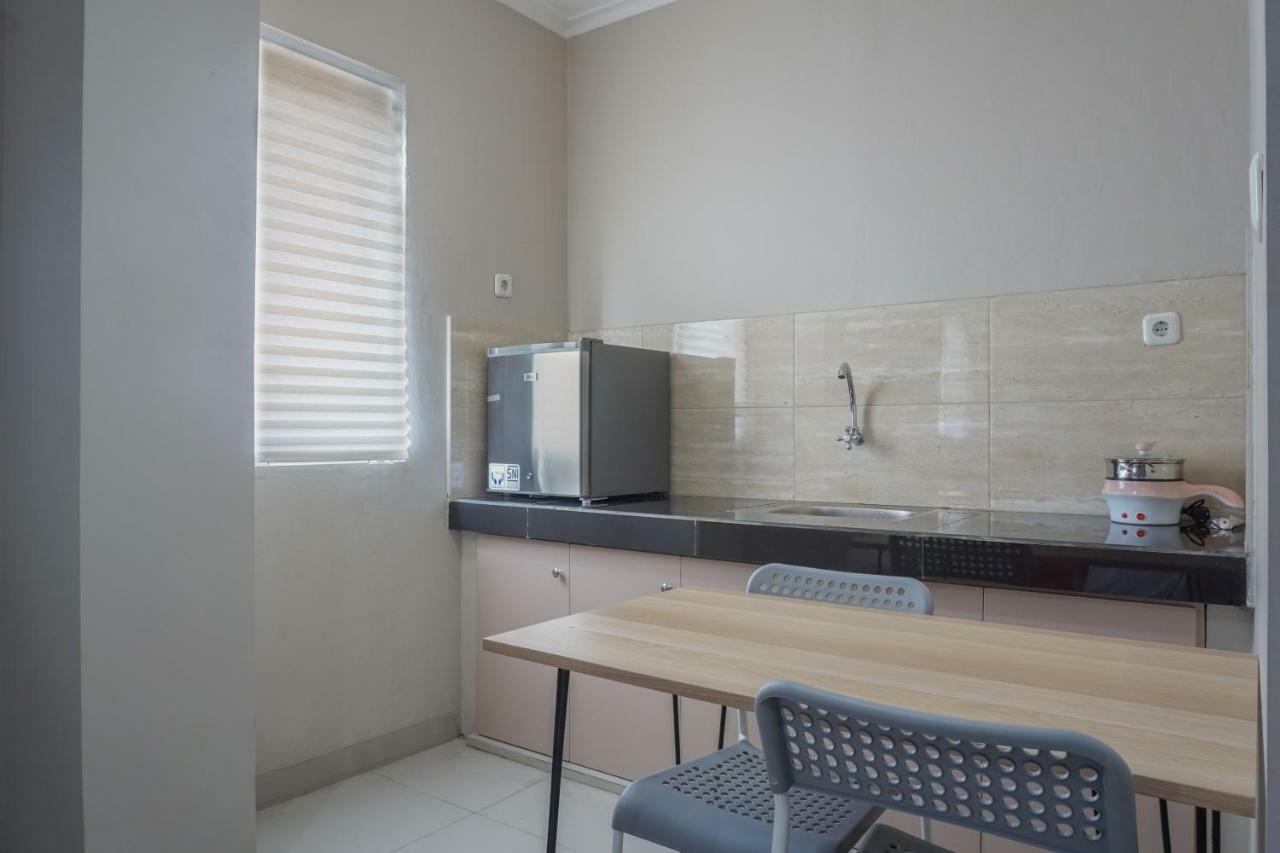 Residences By Reddoorz Near Mt Haryono - Minimum Stay 7 Days 자카르타 외부 사진